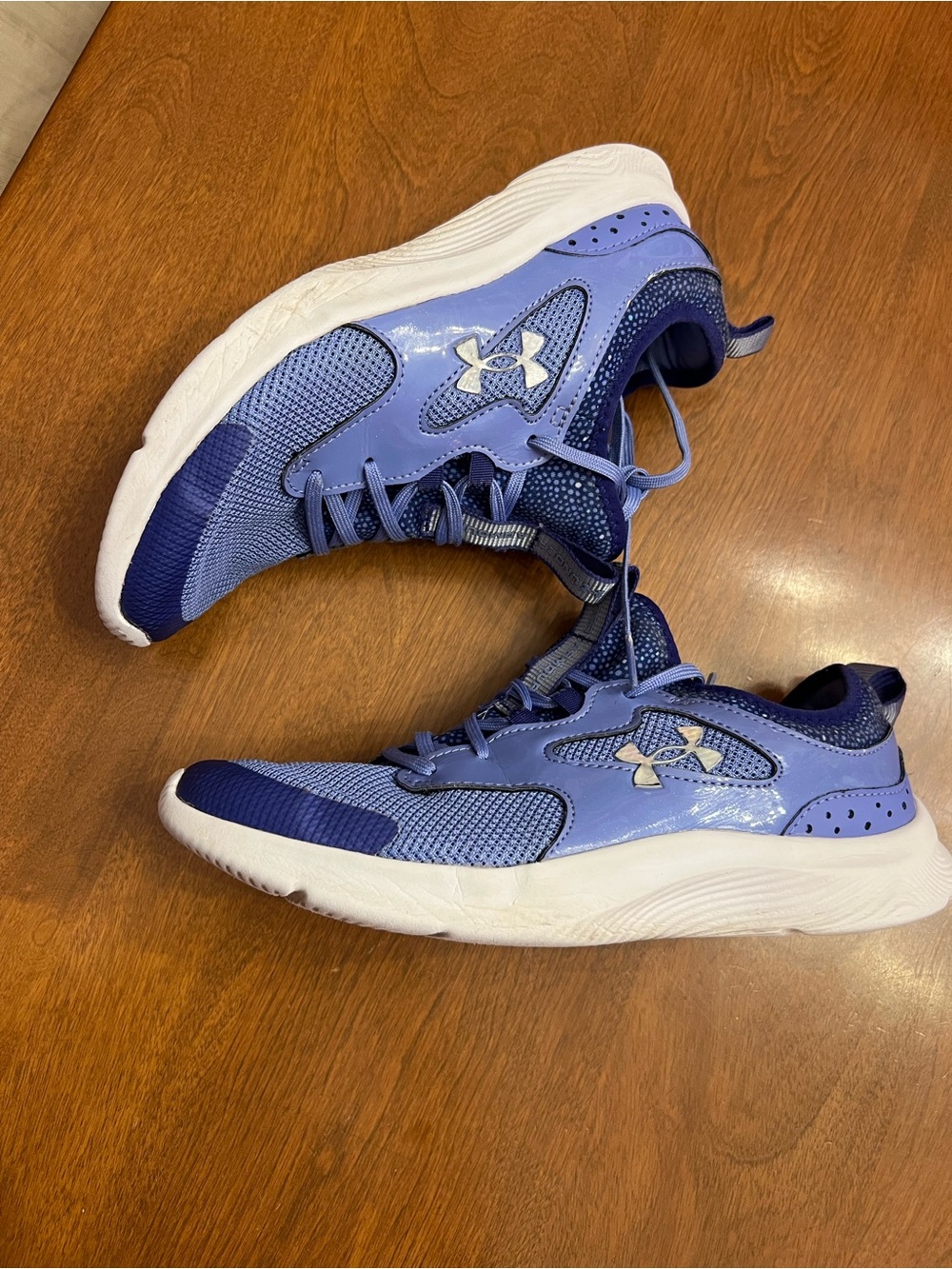 Under Armour Infinity 2.0 running shoes Girls 6yr Blue Athletic Sneakers EUC